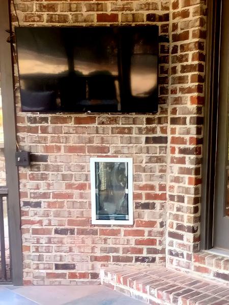Wall installation Hale brick exterior